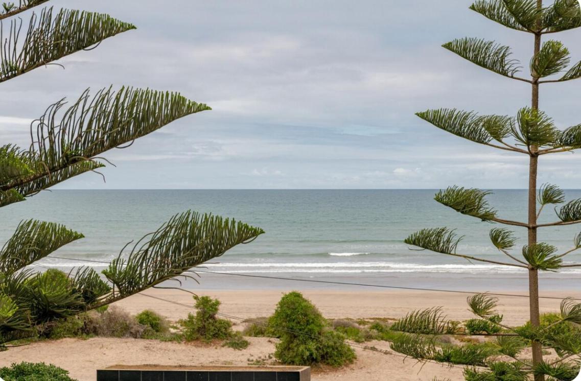 Ocean Breeze ,See View Apartment L'Oasis Екстериор снимка